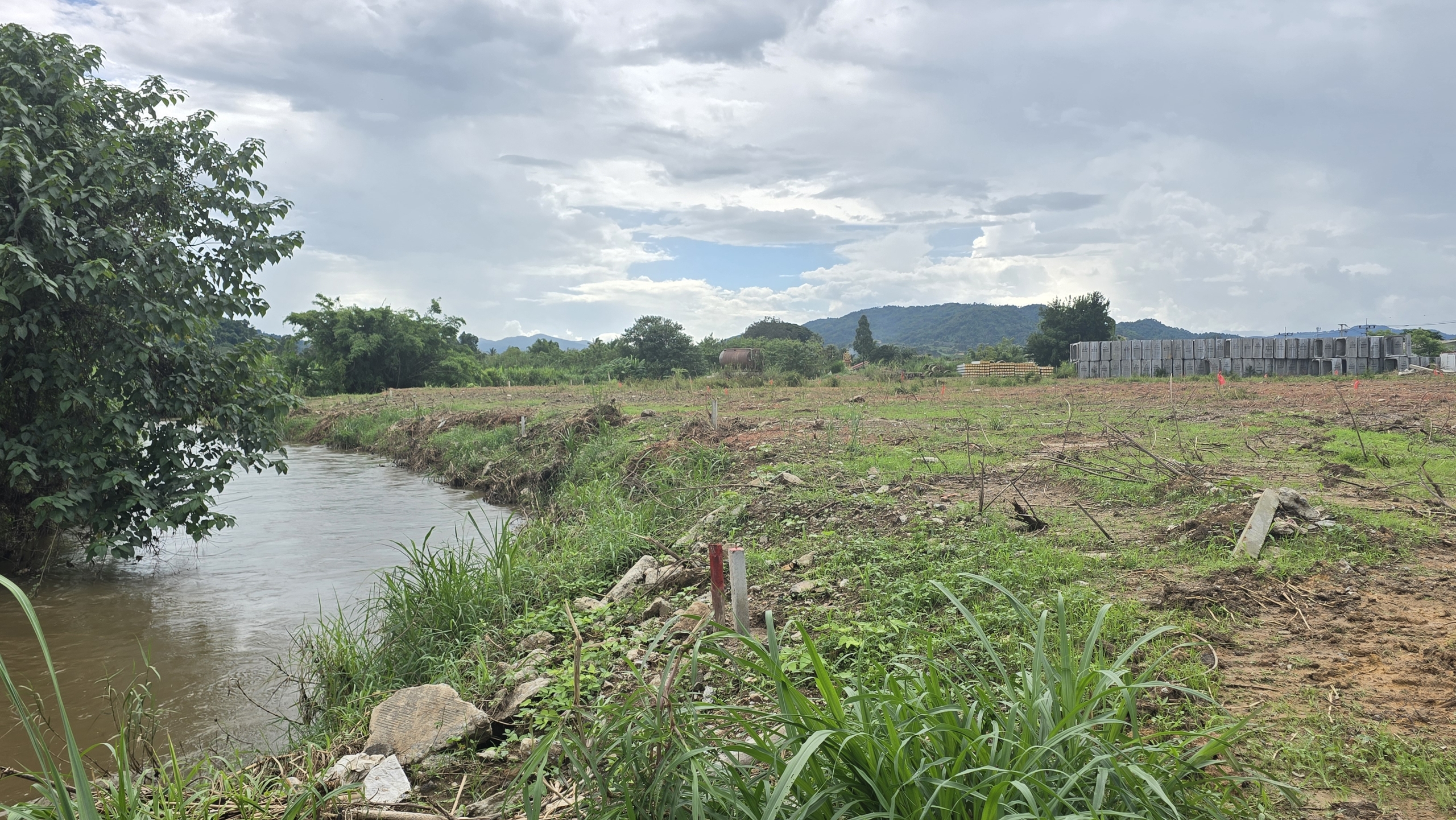 ที่ดินตัวเมืองแม่จัน ติดถนนใหญ่